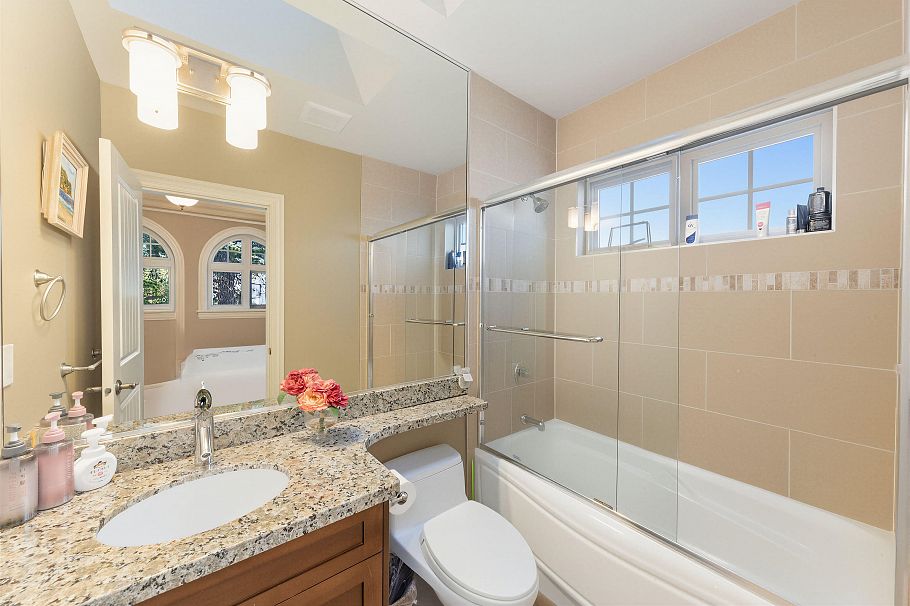 6981 Laurel Street Vancouver, BC - 28