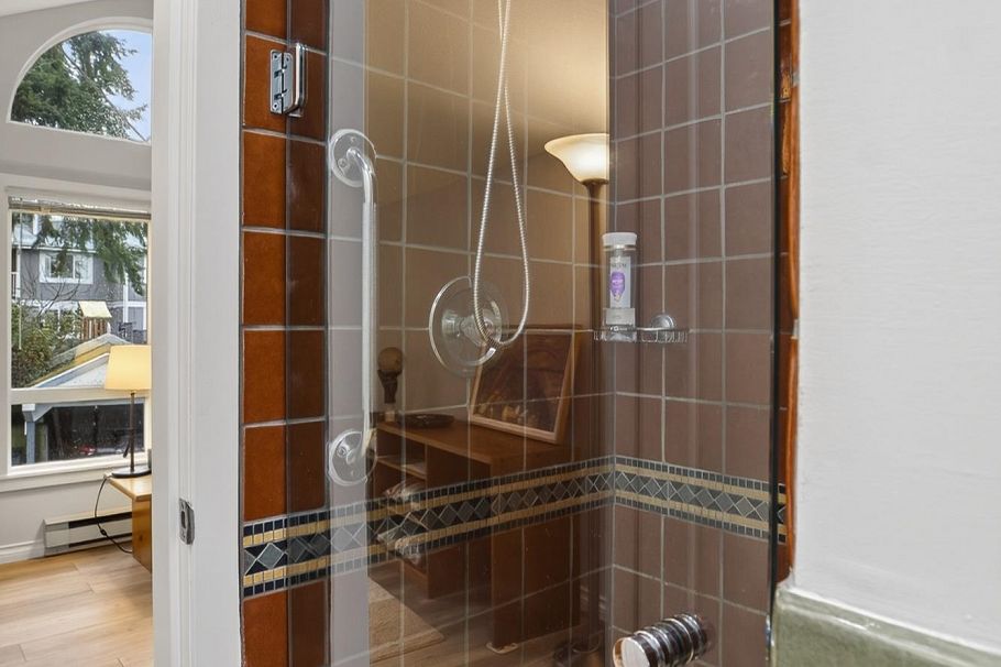 8489 Nanaimo Street Vancouver, BC - 21