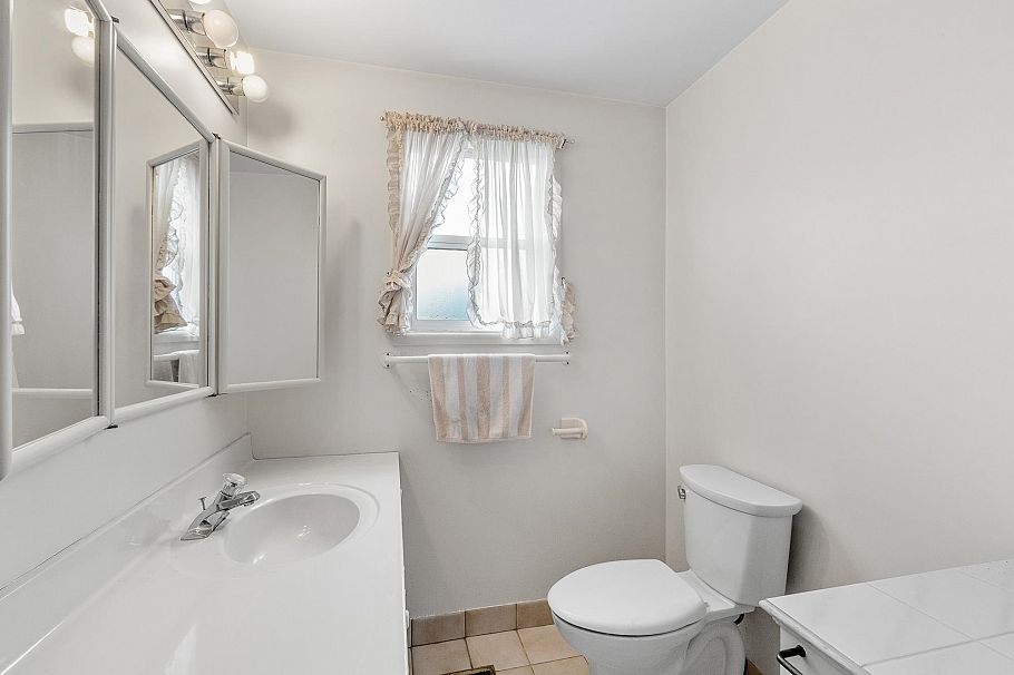 4667 Simpson Avenue Vancouver, BC - 10