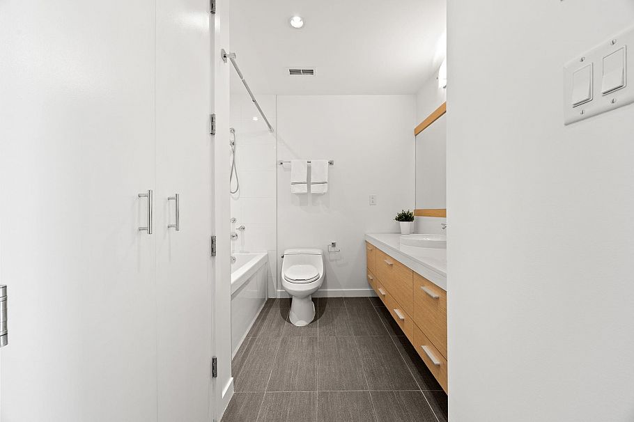 308 2528 Maple Street Vancouver, BC - 19