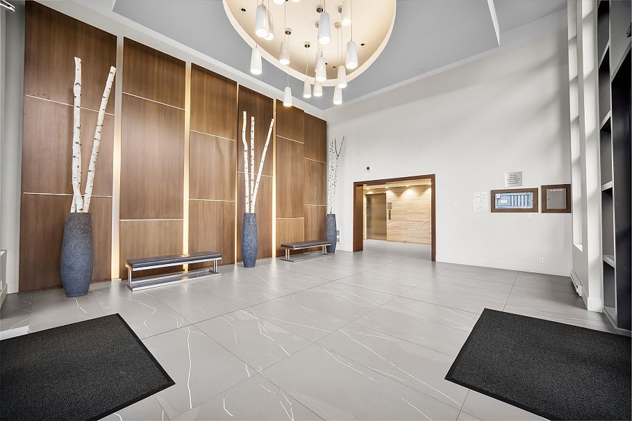 418 3606 Aldercrest Drive North Vancouver, BC - 32