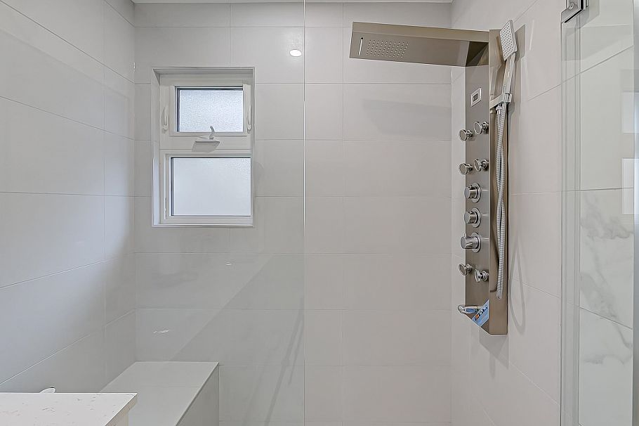 2836 Violet Street North Vancouver, BC - 29