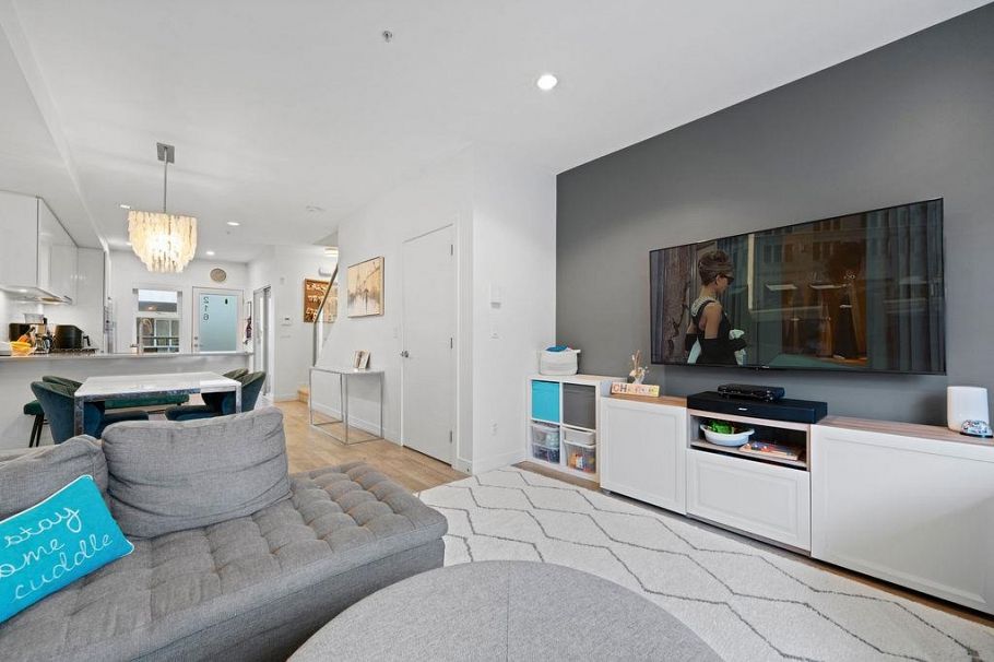 216 455 E 16th Avenue Vancouver, BC - 4