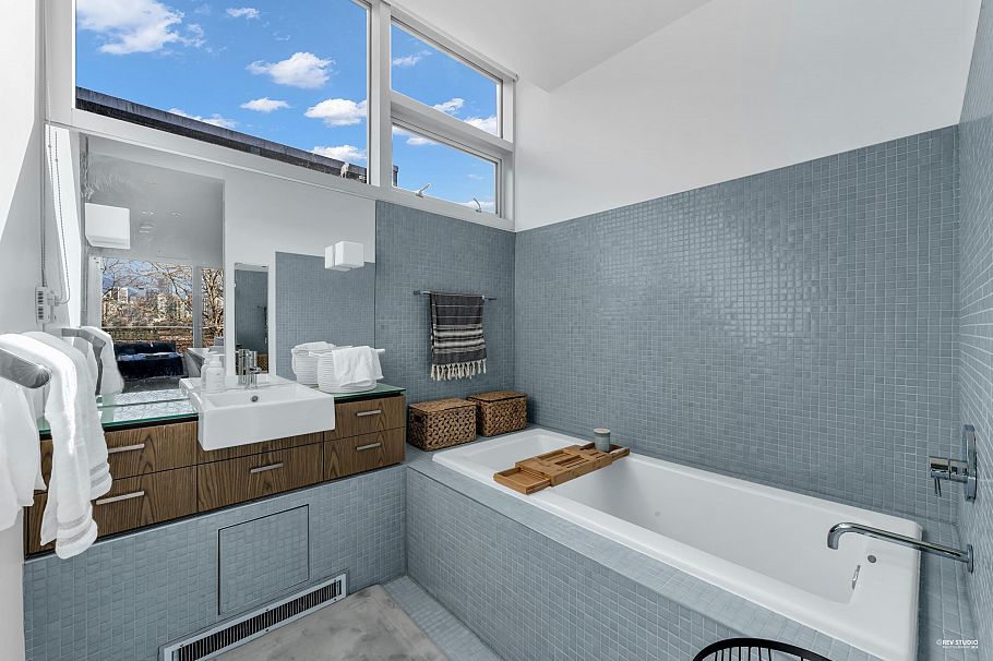 2 850 W 8th Avenue Vancouver, BC - 19