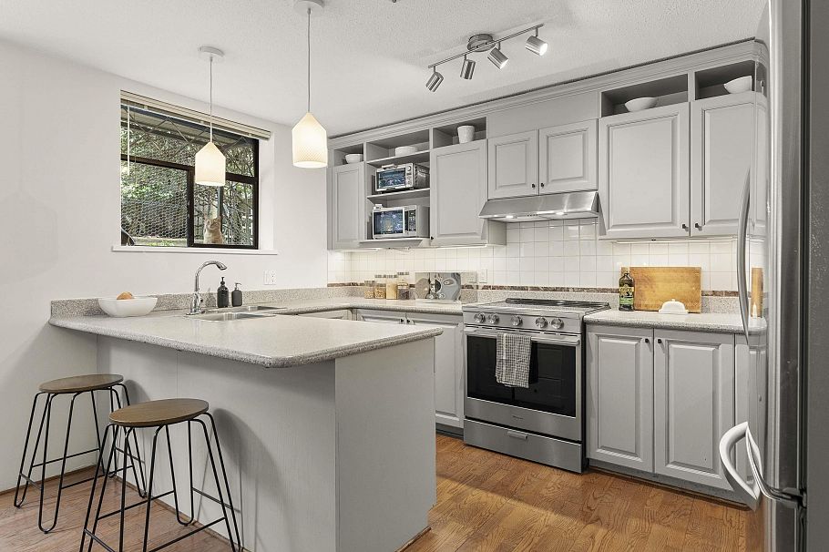 232 W 14th Avenue Vancouver, BC - 26