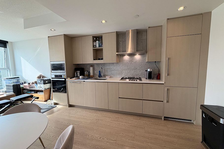 886 87 Nelson Street Vancouver, BC - 3