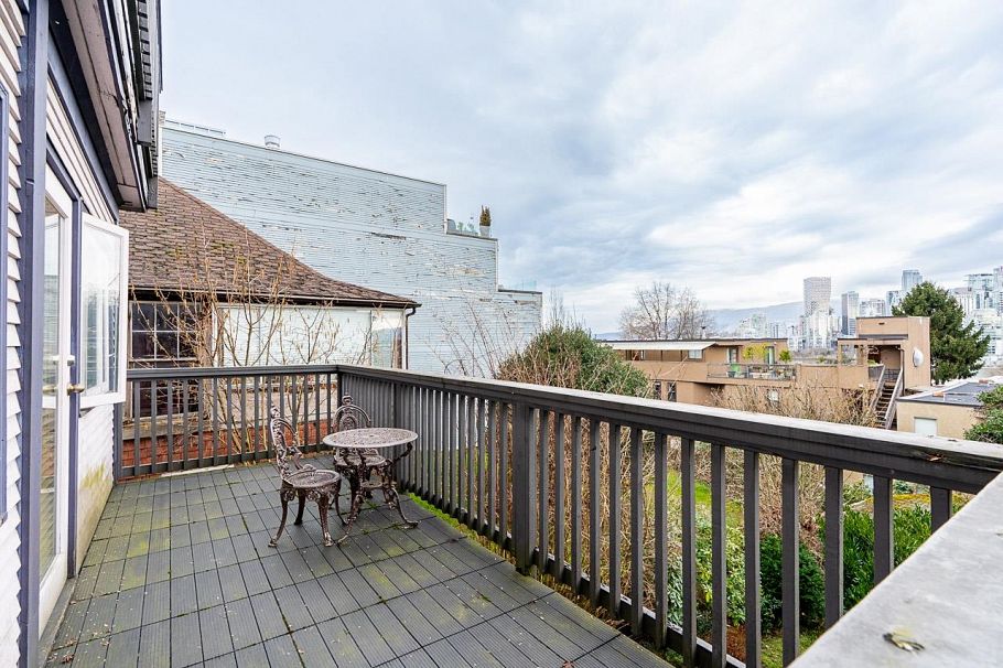 967 W 8th Avenue Vancouver, BC - 20