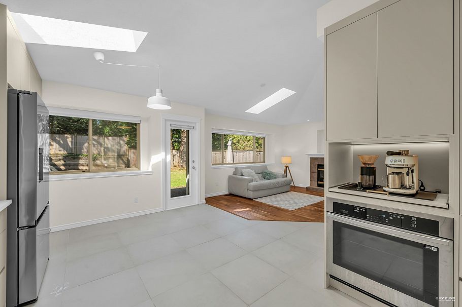 3265 Chaucer Avenue North Vancouver, BC - 25