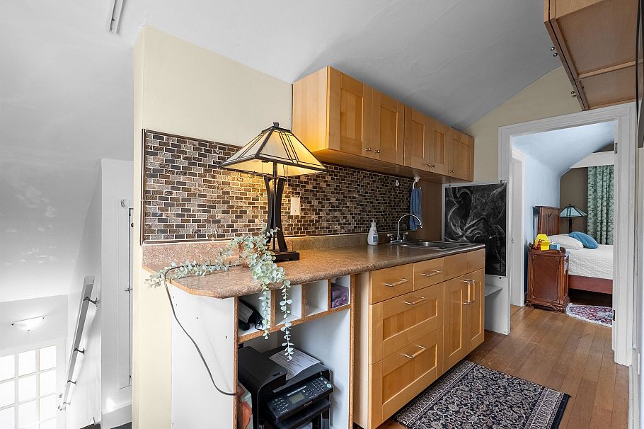 4405 W 9th Avenue Vancouver, BC - 12