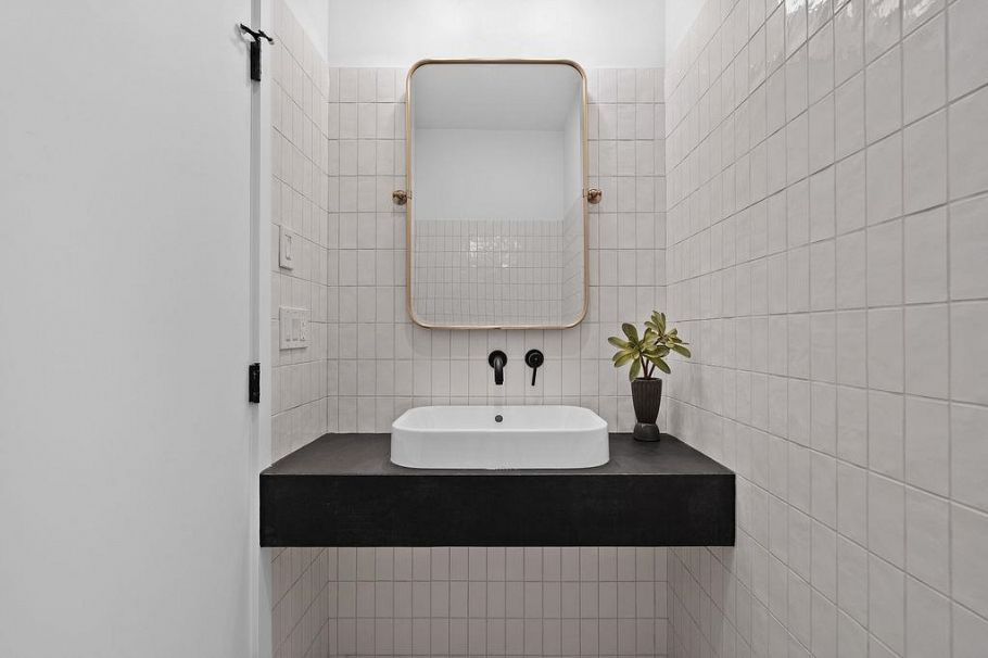 1331 Cotton Drive Vancouver, BC - 9