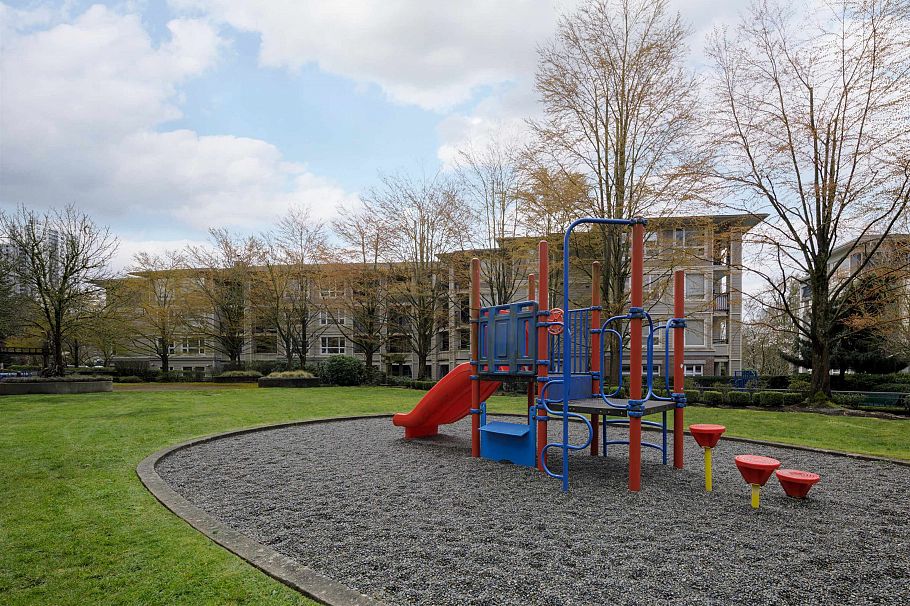 214 3575 Euclid Avenue Vancouver, BC - 17