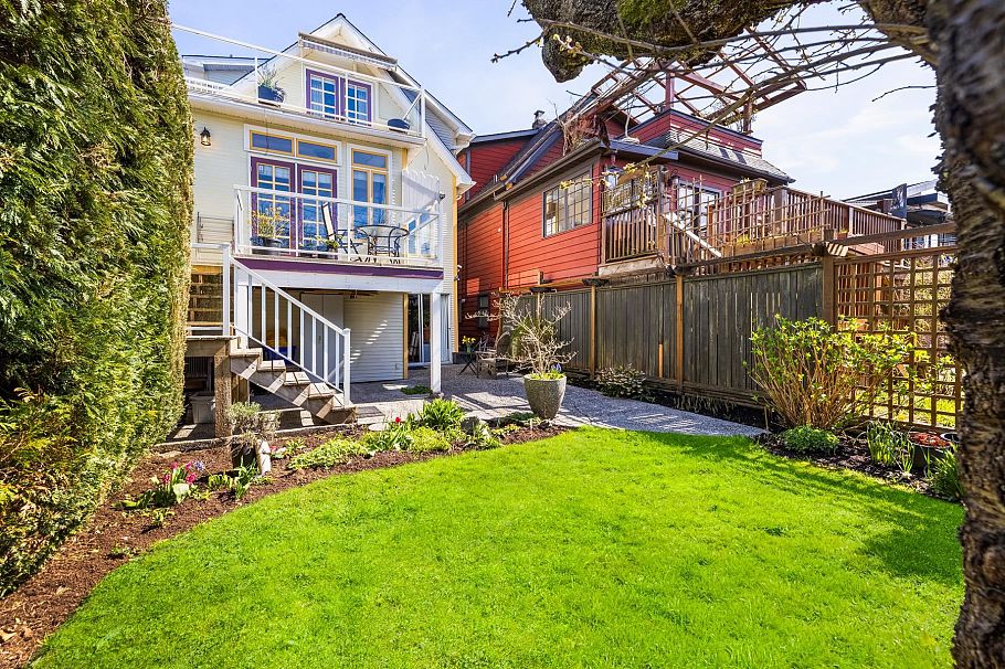 4491 Harriet Street Vancouver, BC - 40