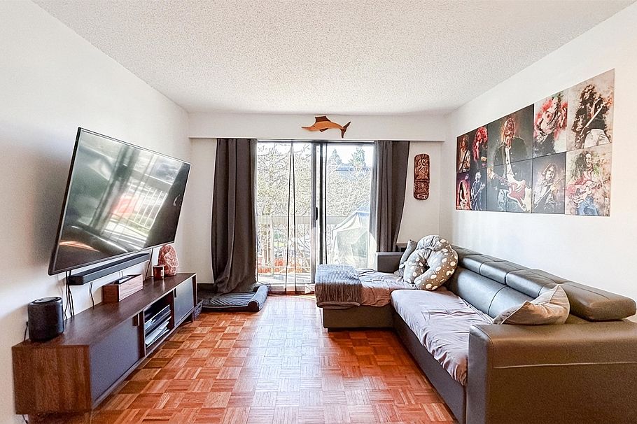 202 2080 Maple Street Vancouver, BC - 2