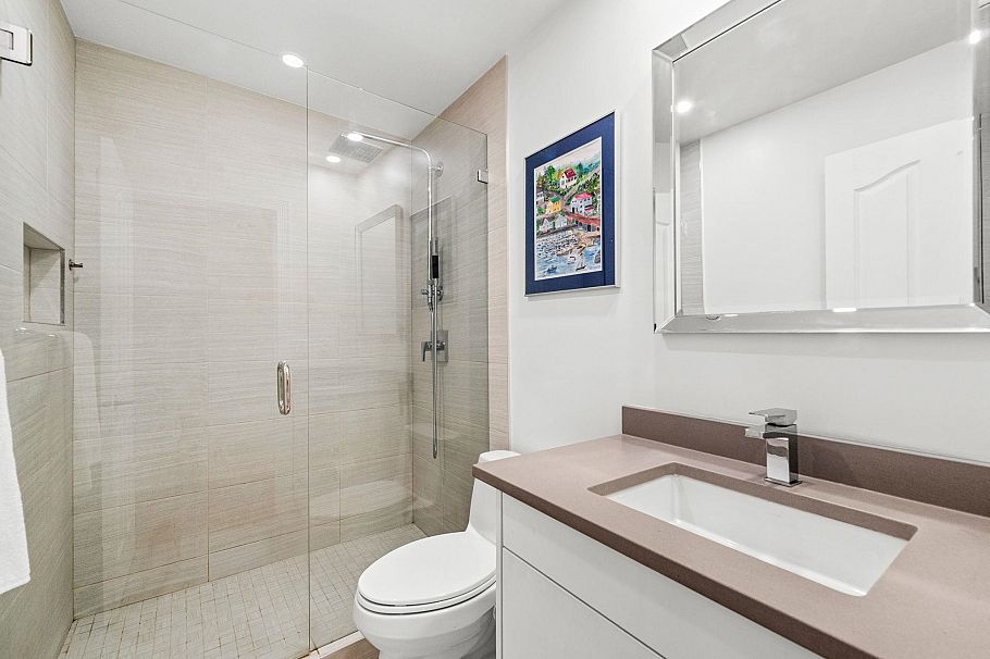 1725 Orkney Place North Vancouver, BC - 33