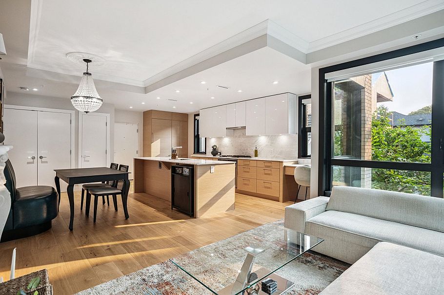 201 3669 West 11th Avenue Vancouver, BC - 5