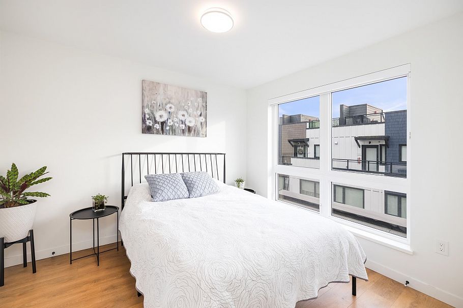 444 545 E 2nd Street North Vancouver, BC - 14