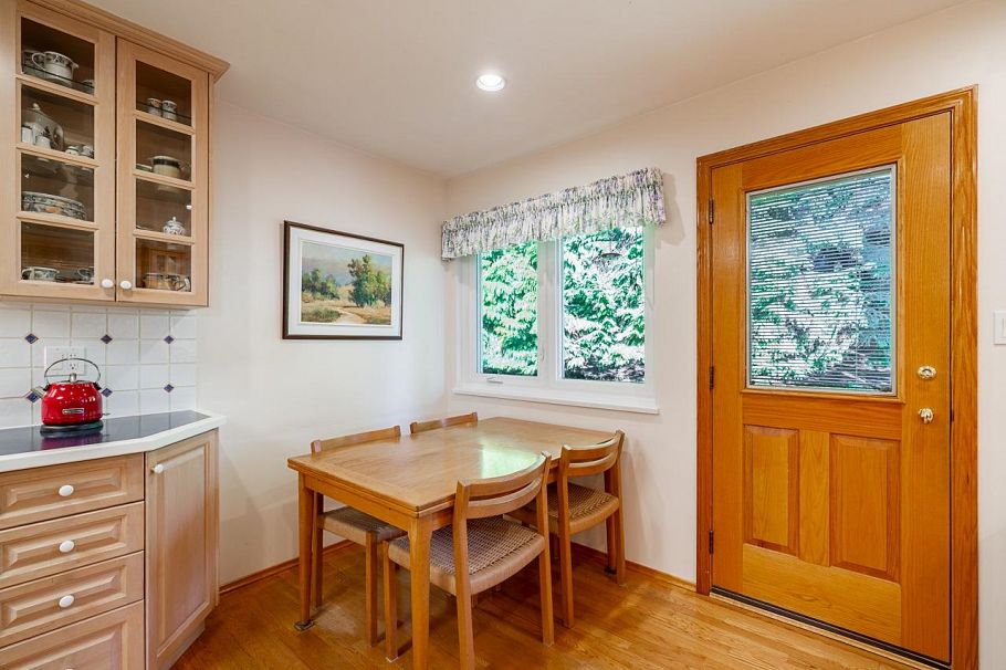 4651 Valley Road North Vancouver, BC - 21