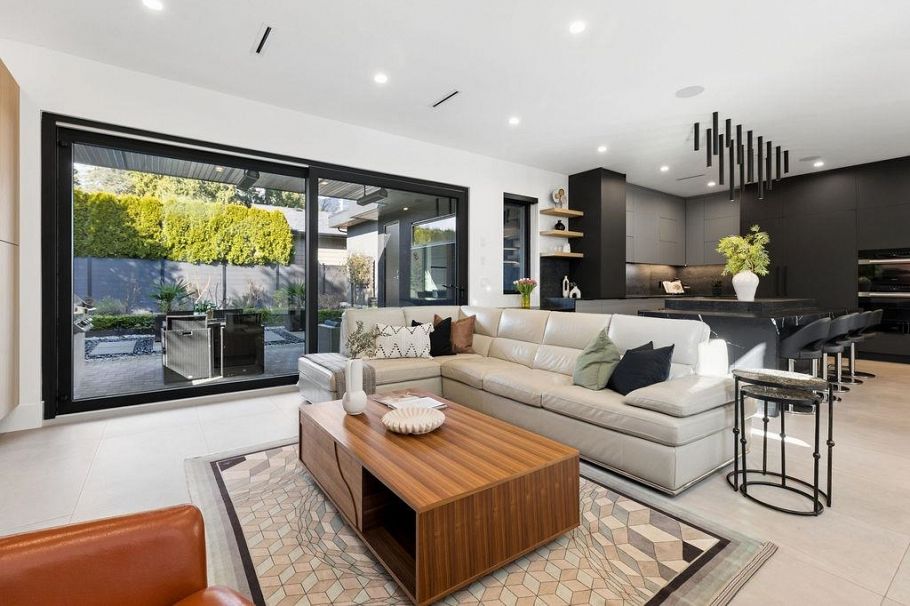 1200 Bedford Court North Vancouver, BC - 13