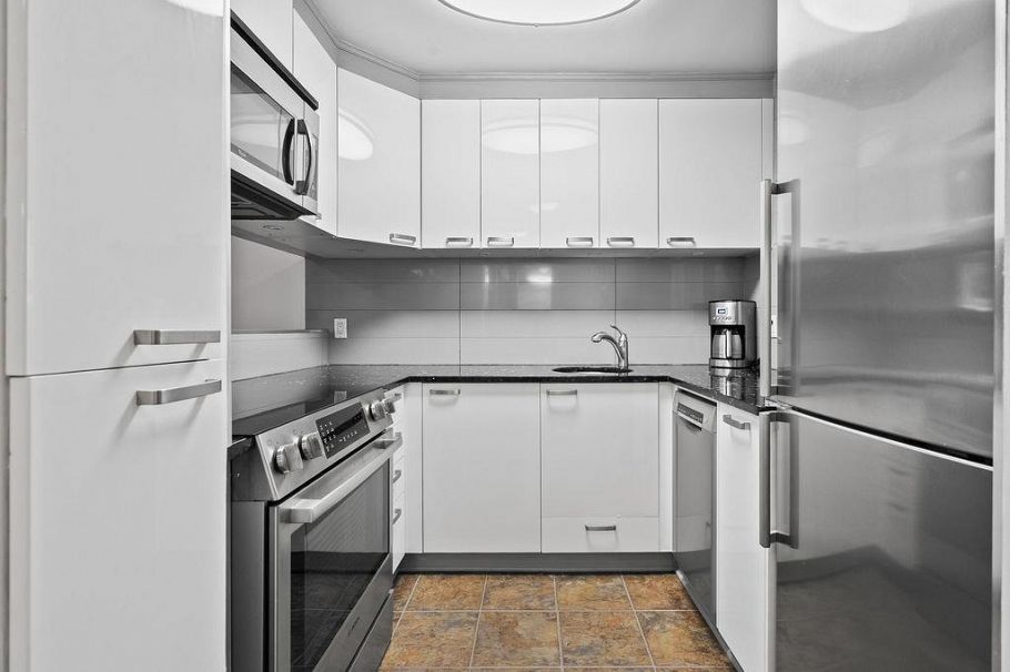 205 1050 Broughton Street Vancouver, BC - 14