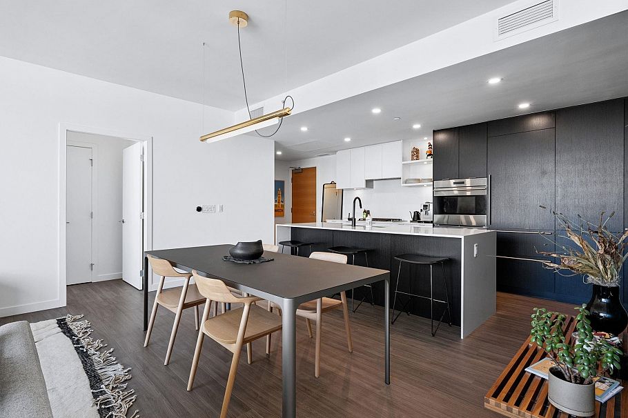 802 210 E 5th Avenue Vancouver, BC - 2