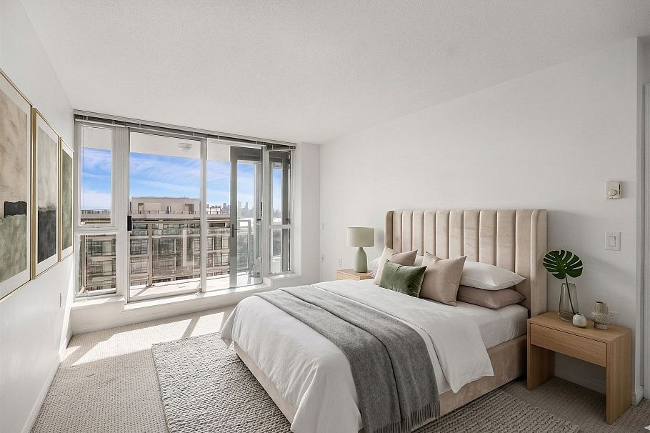 1404 188 E Esplanade North Vancouver, BC - 17