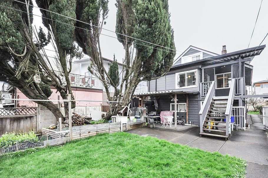 3156 Adanac Street Vancouver, BC - 28