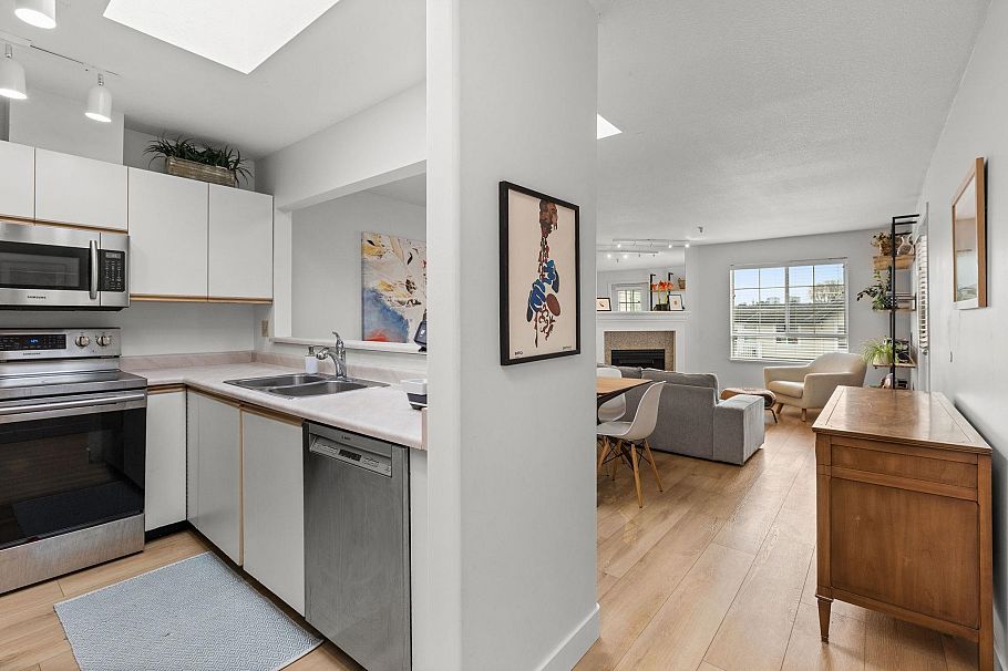 407 1950 E 11th Avenue Vancouver, BC - 17