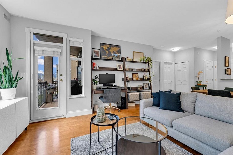 303 2525 Quebec Street Vancouver, BC - 4