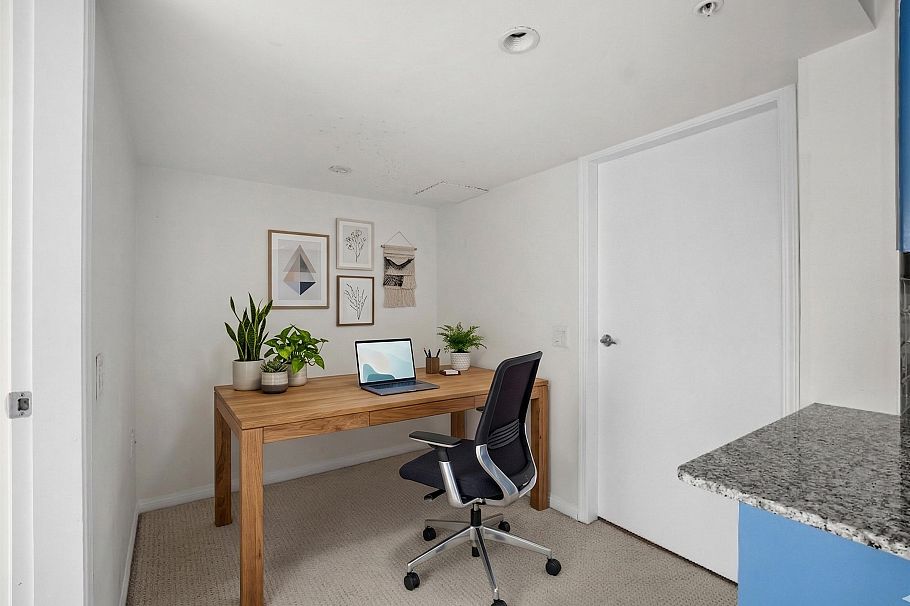 1404 188 E Esplanade North Vancouver, BC - 10