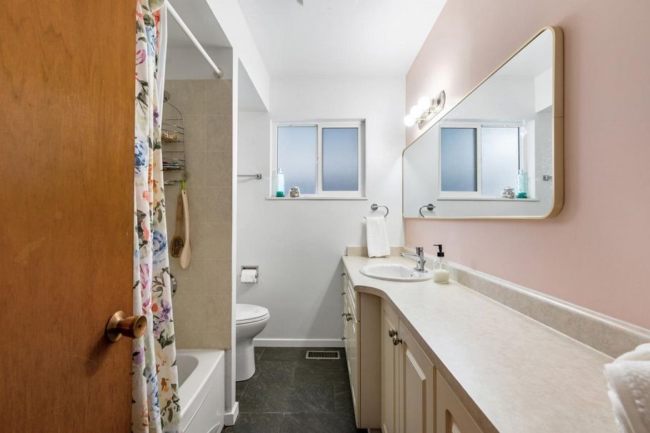 3050 E 21st Avenue Vancouver, BC - 5