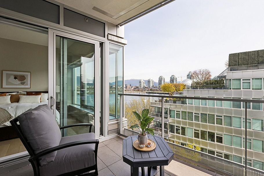 603 181 Athletes Way Vancouver, BC - 18