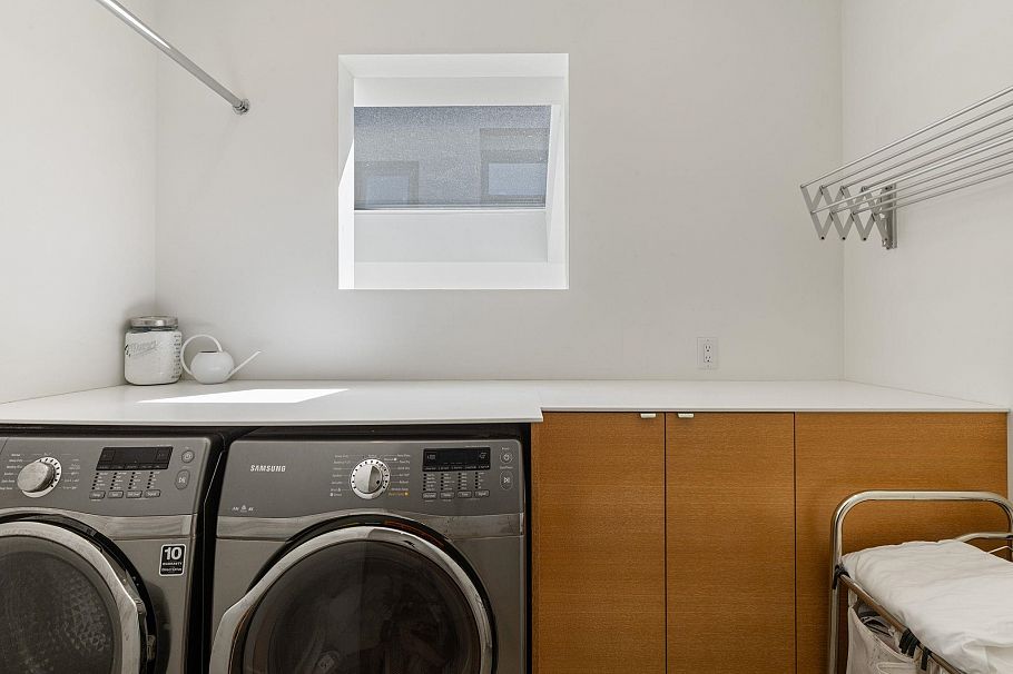 3156 W 13th Avenue Vancouver, BC - 20