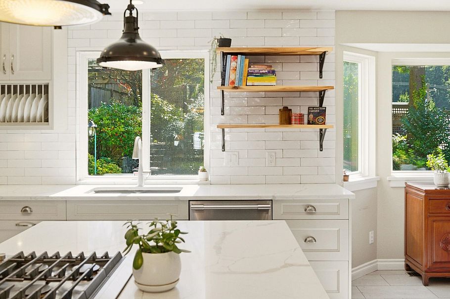 4575 Cliffmont Road North Vancouver, BC - 3