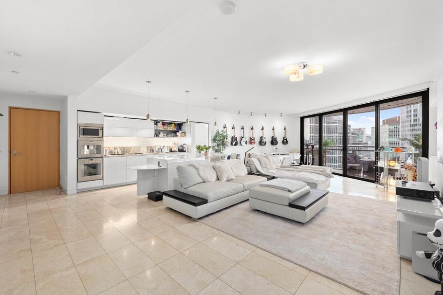 2306 838 W Hastings Street Vancouver, BC - 4