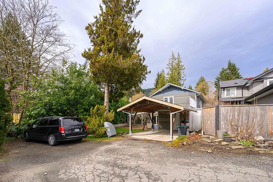 1355 Frederick Road North Vancouver, BC - 31
