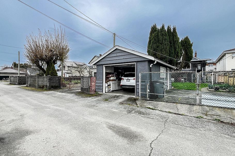 3156 Adanac Street Vancouver, BC - 39