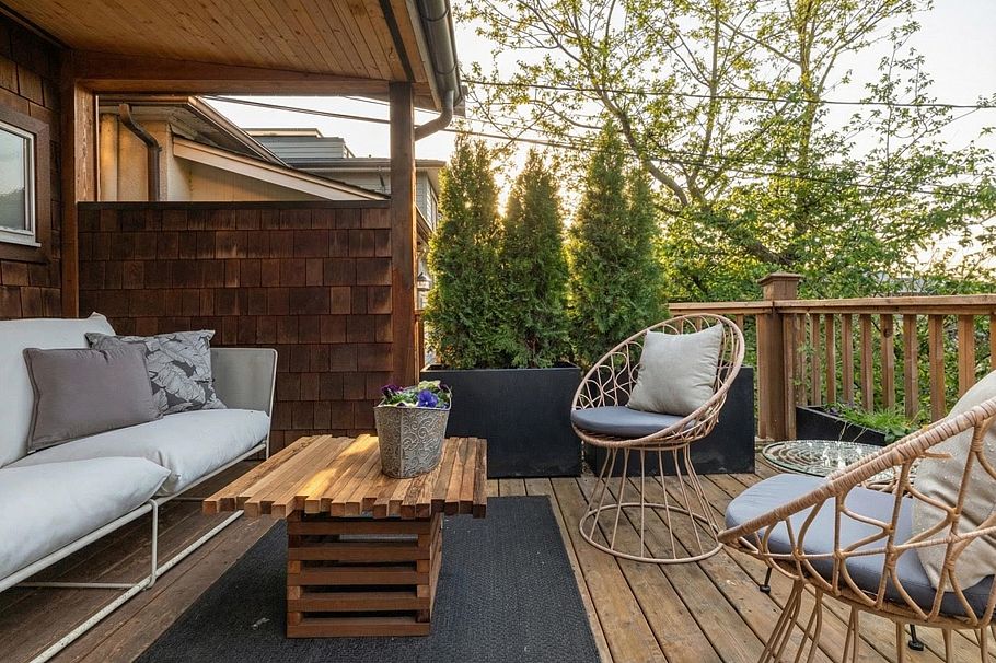 261 E 4th Street North Vancouver, BC - 32