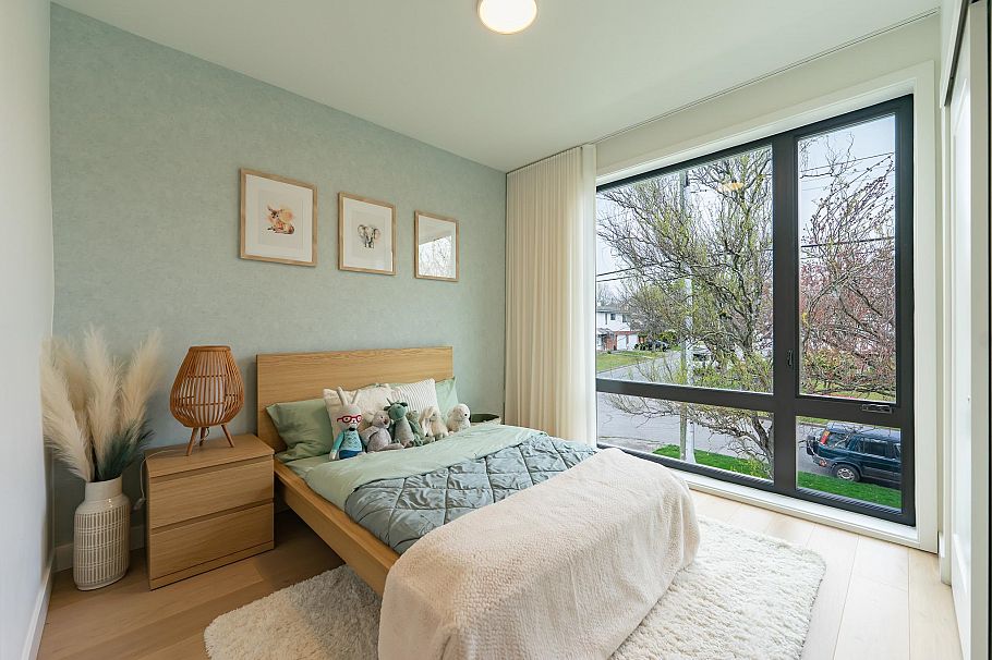 858 W 64th Avenue Vancouver, BC - 23