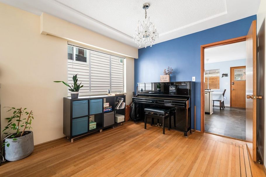3050 E 21st Avenue Vancouver, BC - 18