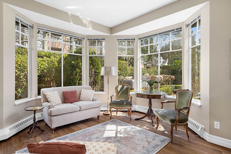 10 5880 Hampton Place Vancouver, BC - 2