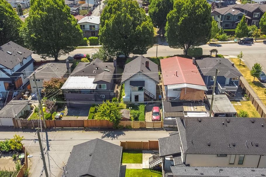 1165 E 33rd Avenue Vancouver, BC - 8