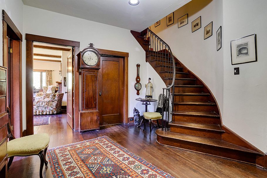 1825 Drummond Drive Vancouver, BC - 2