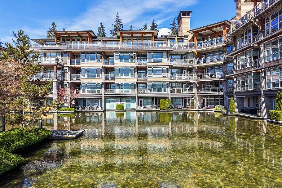 418 3606 Aldercrest Drive North Vancouver, BC - 1