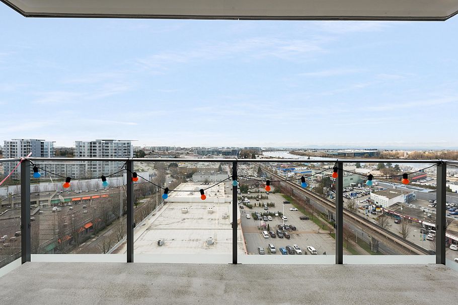 1306 8611 Hazelbridge Way Richmond, BC - 2