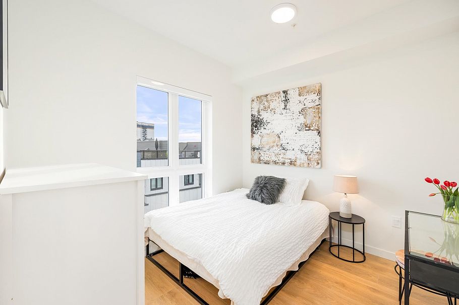 444 545 E 2nd Street North Vancouver, BC - 12