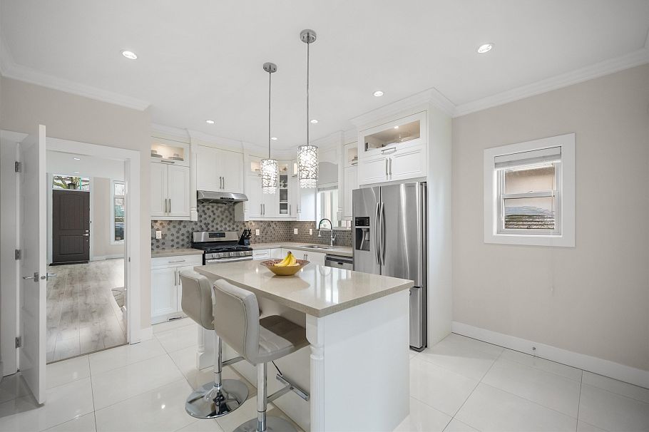 4986 Inman Avenue Burnaby, BC - 6