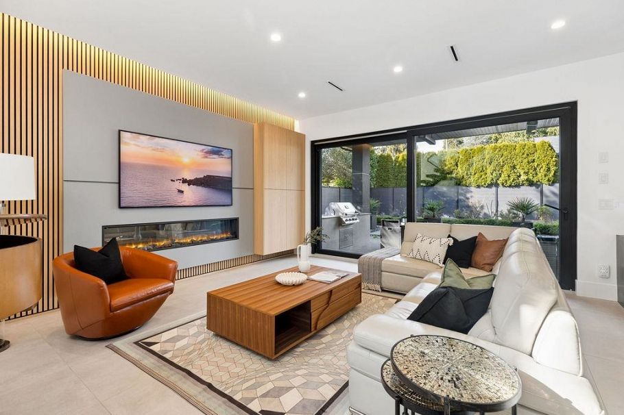 1200 Bedford Court North Vancouver, BC - 16