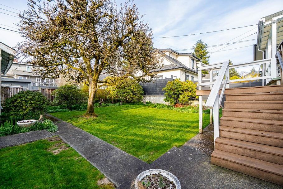 1969 W 43rd Avenue Vancouver, BC - 34