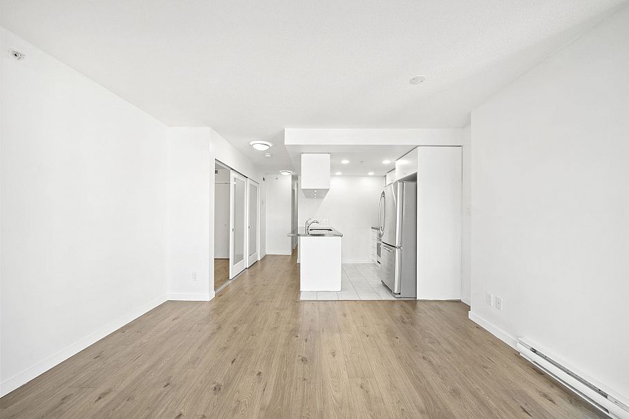 910 833 Seymour Street Vancouver, BC - 2