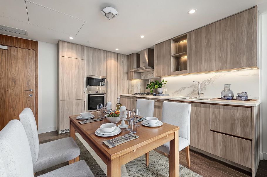 1306 8611 Hazelbridge Way Richmond, BC - 3